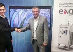 Ing. Manuel Hartmann , Geschäftsführer Förderanlagen-Schlosserei Werfring GmbH und Hans Janik, CEO Eagle Inspektionstechnologie für Fremdkörperdetektion GmbH & Co.KG (Foto: Werfring)