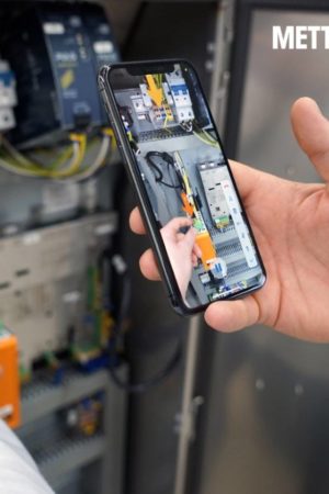 METTLER TOLEDO erweitert seinen Kundenservice um Augmeted Reality-Option (Foto: Mettler Toledo) METTLER TOLEDO erweitert seinen Kundenservice um Augmeted Reality-Option (Foto: Mettler Toledo)