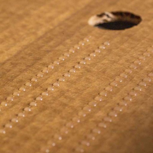 Stitching: Klebstoff sparender Punktauftrag ersetzt Raupenauftrag