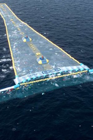 Bis 2040 möchte The Ocean Cleanup 90 Prozent des Meeresmülls einsammeln, der an der Oberfläche schwimmt. (Foto: The Ocean Cleanup) Bis 2040 möchte The Ocean Cleanup 90 Prozent des Meeresmülls einsammeln, der an der Oberfläche schwimmt. (Foto: The Ocean Cleanup)