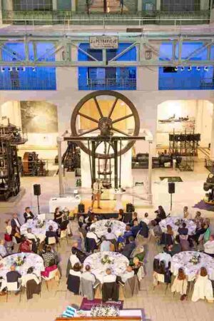 Anlässlich der Jubiäen hat das OFI Weggefährten und Mitglieder zu einem Galaabend in das Technische Museum Wien geladen. (Foto: OFI/Alice Schnür-Wala)