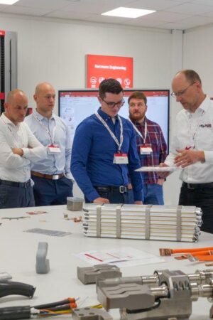 Rund 150 ausgewählte Kunden aus fünf Kontinenten besuchten die Ultrasonic TECH DAYS am 12. und 13. Juni bei Herrmann Ultraschall. (Foto: Herrmann Ultraschall) Rund 150 ausgewählte Kunden aus fünf Kontinenten besuchten die Ultrasonic TECH DAYS am 12. und 13. Juni bei Herrmann Ultraschall. (Foto: Herrmann Ultraschall)