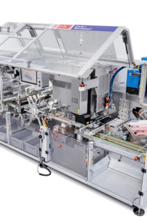 Die Einschlagmaschine HTB kann jetzt auch Schokoladentafeln mit hervorstehenden Zutaten wie ganzen Haselnüssen verpacken. (© SACMI Packaging & Chocolate). Die Einschlagmaschine HTB kann jetzt auch Schokoladentafeln mit hervorstehenden Zutaten wie ganzen Haselnüssen verpacken. (© SACMI Packaging & Chocolate).